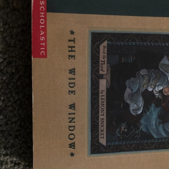 Books - Picture 3 of 3